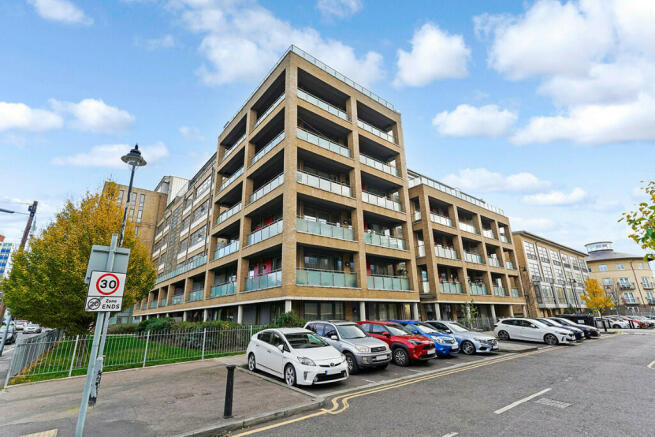 3 bedroom apartment for sale in Beaumont Road London E10