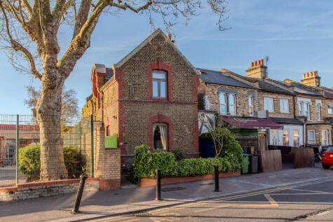 Cann Hall Road, London, E11