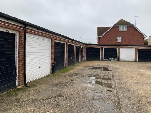 garage streete.jpg
