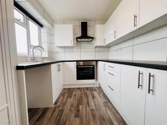 Kitchen2.jpeg