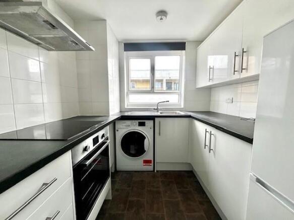 Kitchen 1.jpg