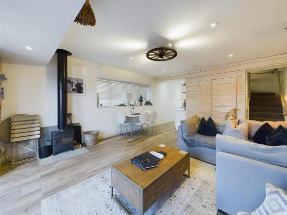 Living/Dining Area