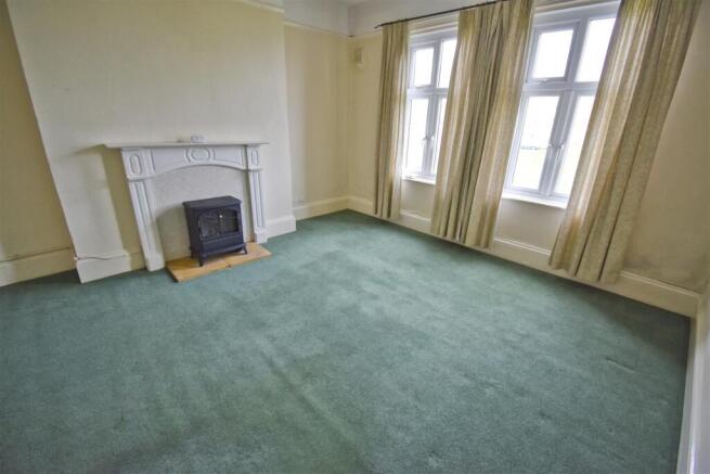 Lounge 1.jpg