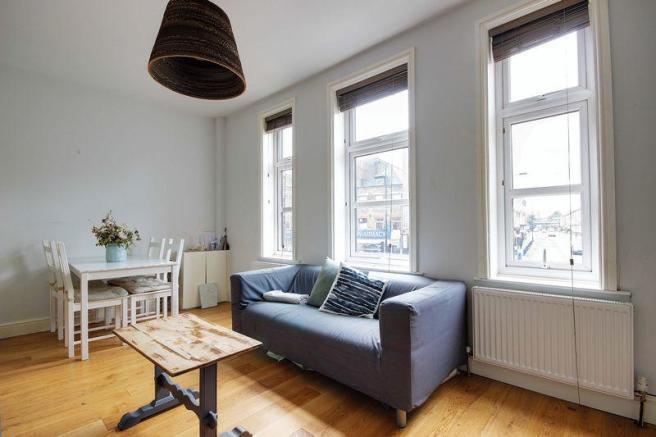 Flat 1 Mare Street Reception 3.jpg