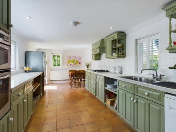 Cottage kitchen breakfast room altern...