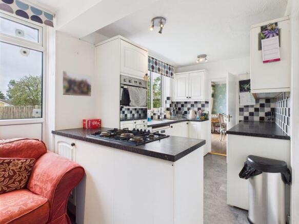 Kitchen breakfast room alternative view