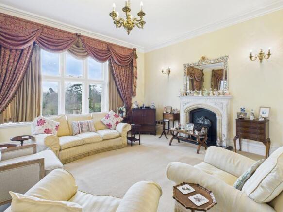 sitting room with fireplace