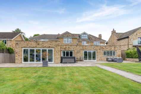 Collingham, Harewood Road, LS22