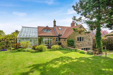 Sicklinghall, The Crescent, LS22