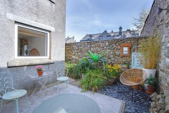 Private courtyard 