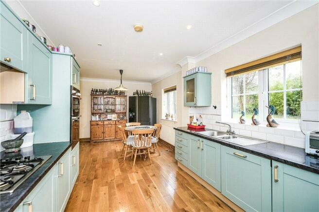 Kitchen/Dining Area