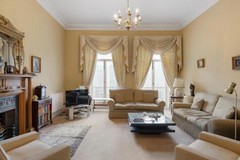 Queen's Gate, South Kensington SW7