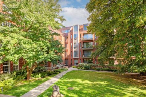 Rosalind Franklin House, 8e Kidderpore Avenue, London, NW3