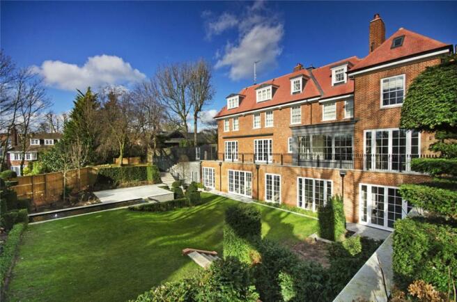 10 bedroom detached house for sale in Bracknell Gardens, London, NW3, NW3