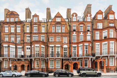 Pont Street, London, SW1X