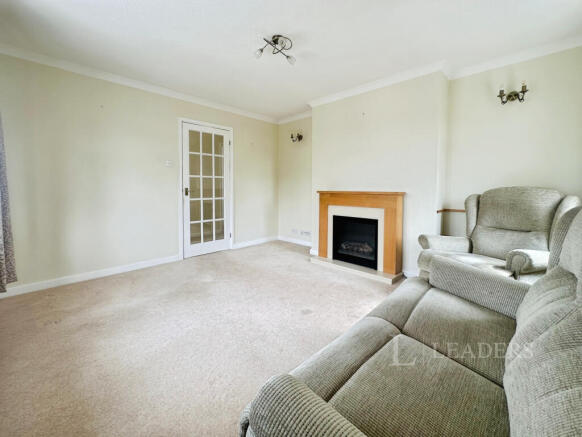 Living Room (photo 1)