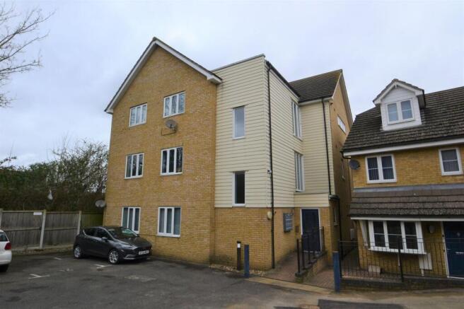 Victoria Mews, Sittingbourne - Front