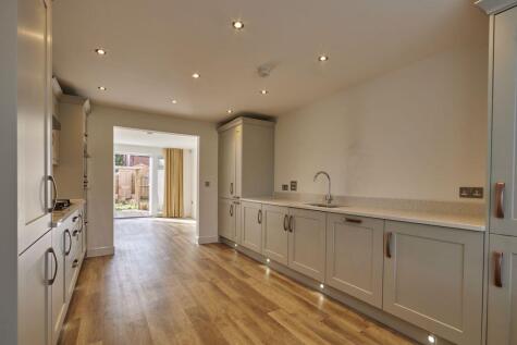 Victoria Mead, Topsham