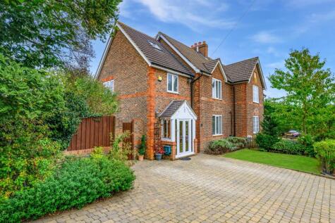 The Cottages, Great Bramingham Lane, Luton, LU3 3NJ