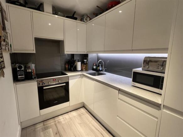 Kitchen 1.jpg