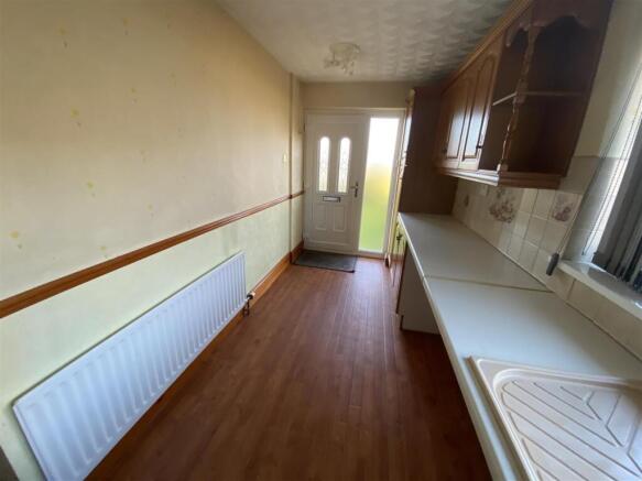 Kitchen: