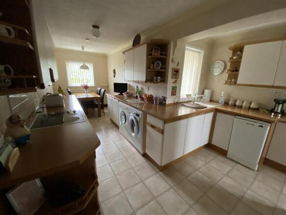 Kitchen:
