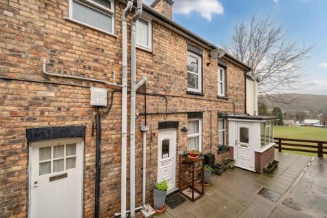 Idloes Terrace, Llanidloes, Powys, SY18