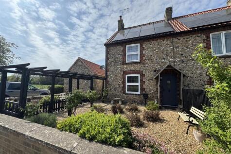 Whiteplot Road, Methwold Hythe