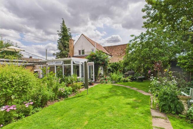 CAM01211G0-PR0279-STILL023