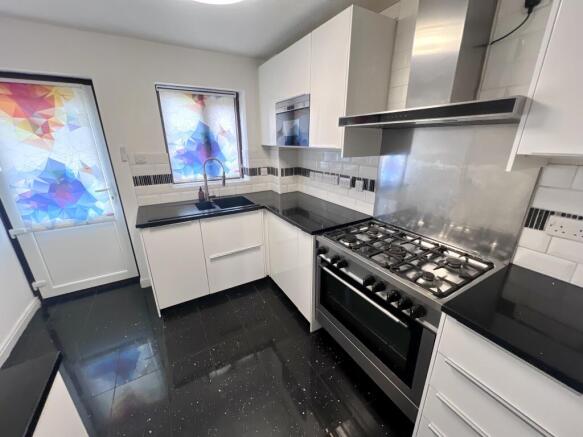 KITCHEN 1