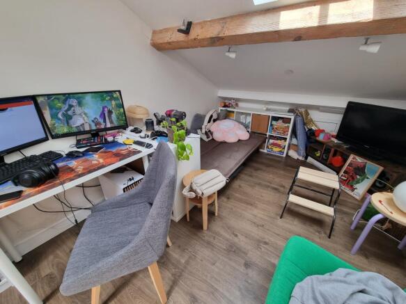 Photo 3
