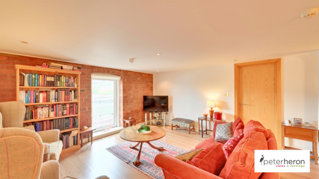 Open Plan Lounge/Diner