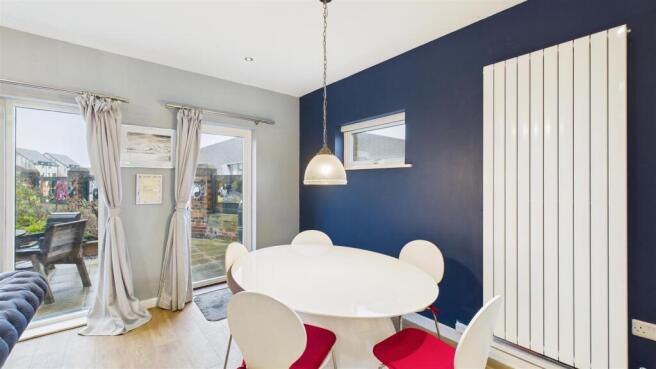 Open Plan Kitchen & Living Area