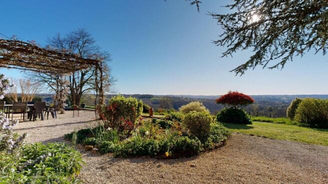 Proprieteavecgitesetpiscineetvuepanoramique0425202