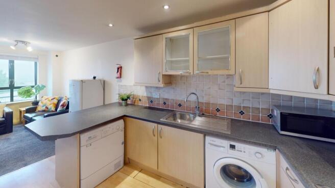 20-Royal-Victoria-Court-Kitchen 1