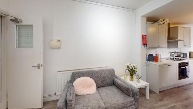 6-Cromwell-St-Living-Room