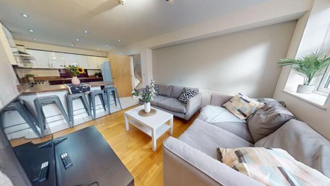 2 Courtyard Living area