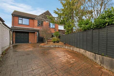 Deacon Close, Winterbourne, Bristol