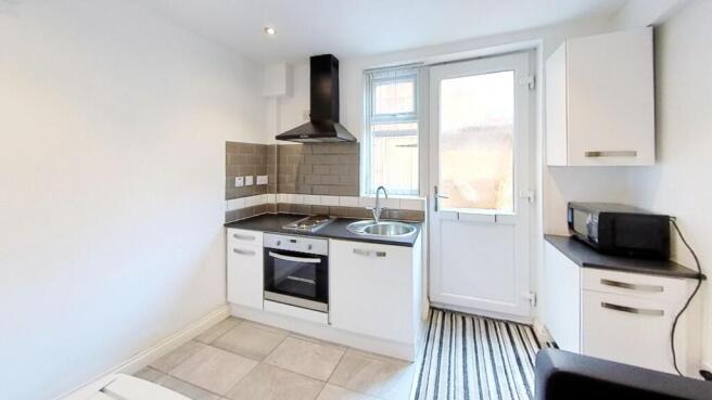 Queens-Road-Flat-1-Kitchen.jpg
