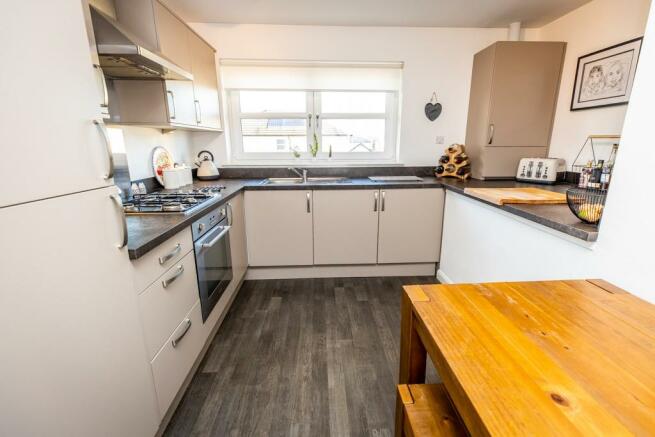 2 Bedroom Flat For Sale In Kingston Road Kirkcaldy Fife