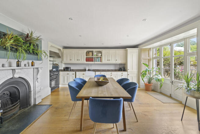 Kitchen / Dining