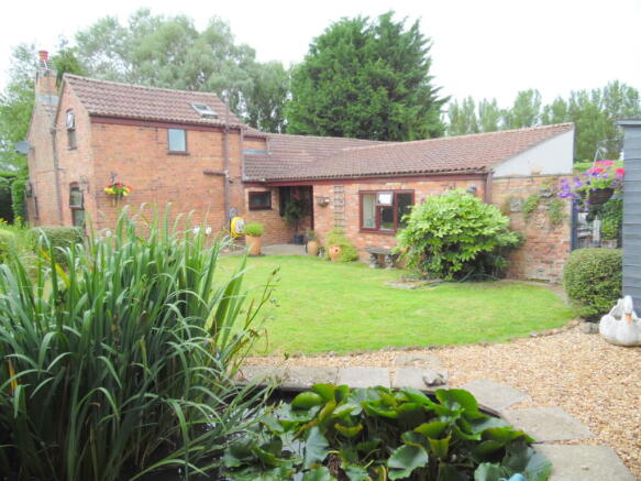 REAR GARDEN PT1  8  T202505191646.jpg