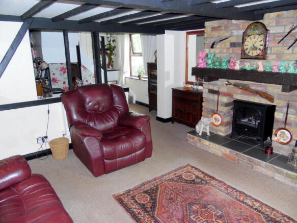 LOUNGE  4  T202505191646.jpg