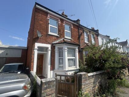 1 (A and B) Crossfield Road, Clacton on Sea, Essex CO15 3QS