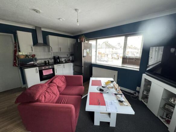 2  Medium  T202511121550.jpg