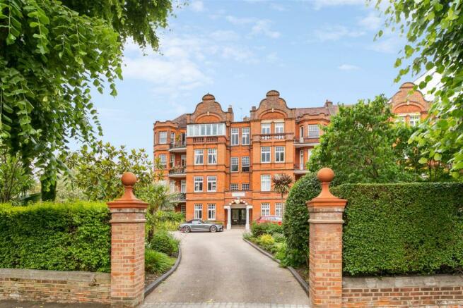 Bedford Park Mansions, W4 - FOR SALE