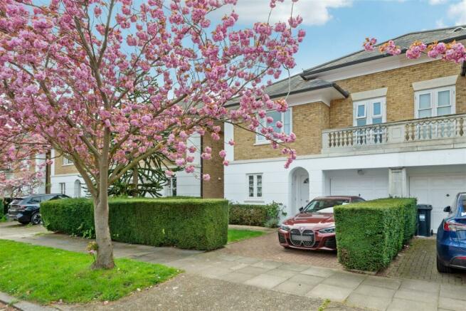 Fitzroy Crescent, W4 - FOR SALE