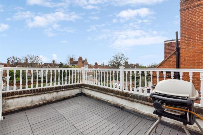 The Avenue, W4 - FOR SALE