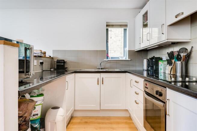 Uxbridge Road 353 Flat 8-3.jpg