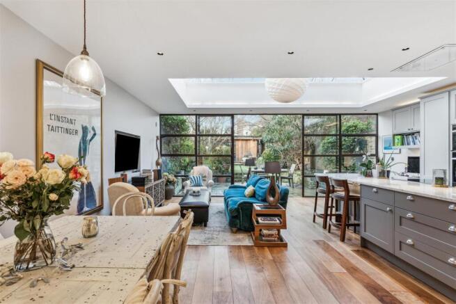 Stile Hall Gardens, W4 - FOR SALE